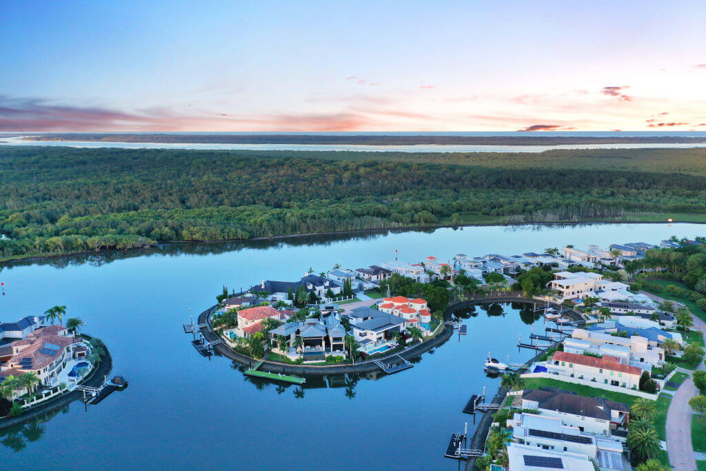 Piing Laundry and laundry service

 in Hope Island Australia